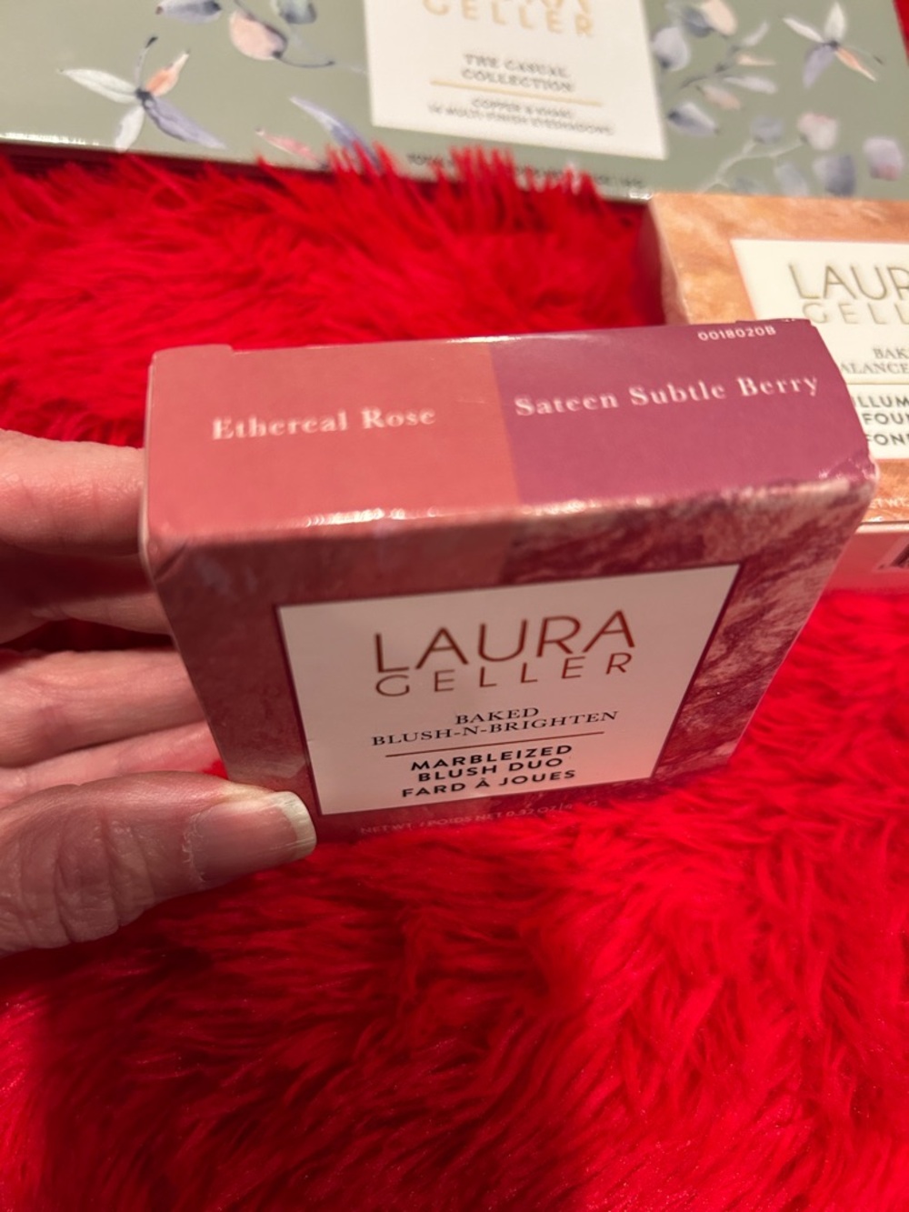 Laura Geller Makeup Collection - eyeshadow, blush, foundation & brush NWT - Picture 2 of 5